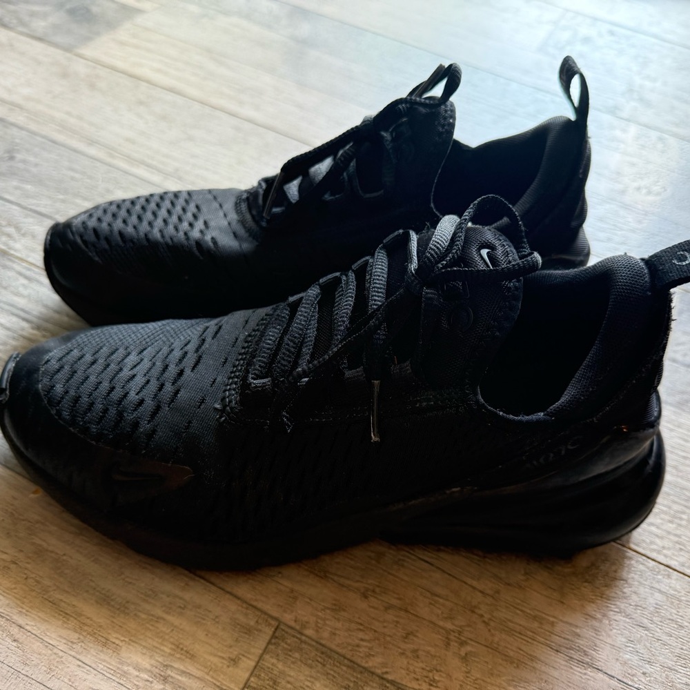 Boys Nike Air Max 270s